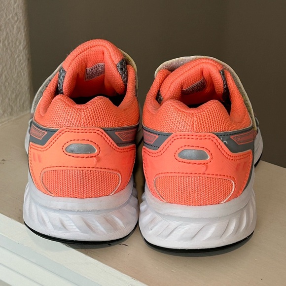 ASICS Youth Jolt 3 Running Grey/Coral 1014A034 Size 2.5 - Picture 7 of 9